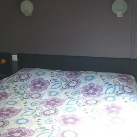 Kamp alanı Climatise Pour 6 Personnes - Api-1-52-2406 *